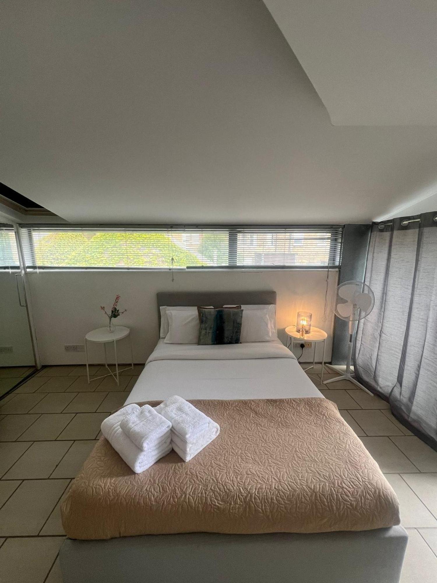 One Bed House In Camden Town Villa London Exterior photo